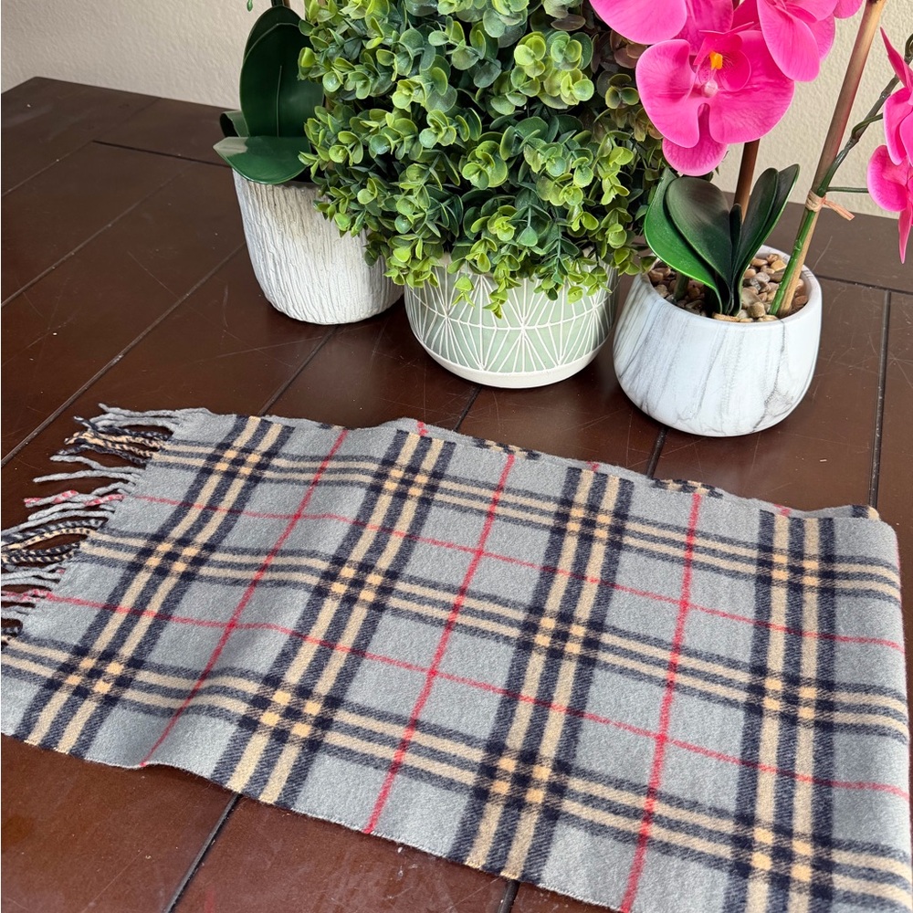 Burberry Scarf ‘Cashmere’ 100%. Bluish/ gray